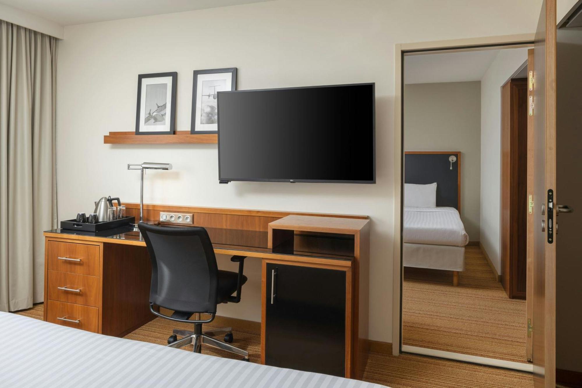 Courtyard By Marriott Toulouse Airport Hotell Eksteriør bilde