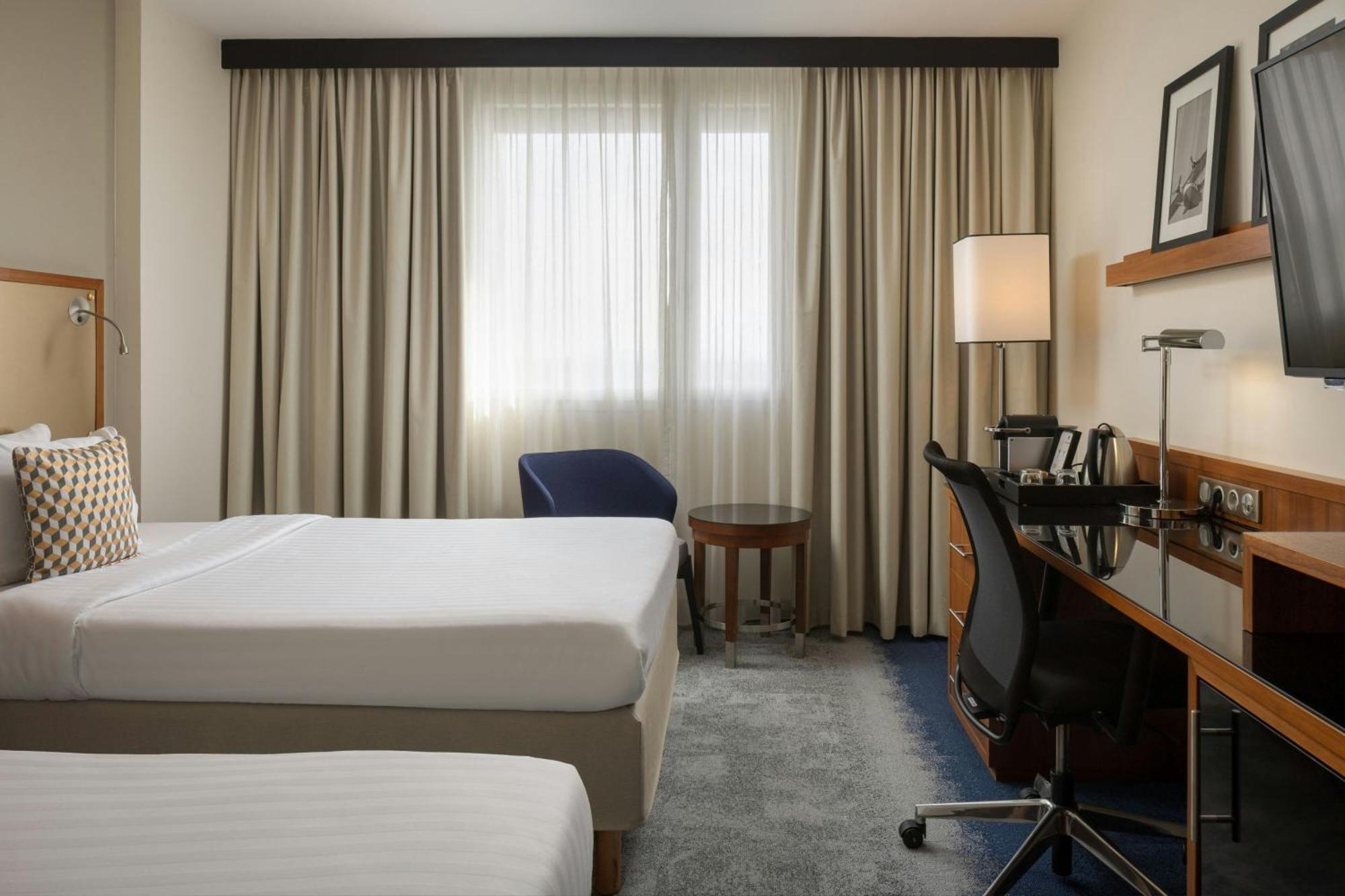 Courtyard By Marriott Toulouse Airport Hotell Eksteriør bilde